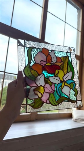 Such pretty wall hanging glass art decorations 😍 #stainedglassart #wallart #pictureoftheday #stainedglassart #artoftheday #artoftiktok #suncatchers #homedecorideas #wallhangingdecor