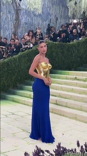 #HaileyBieber arrived at #metgala in an elegant #ysl dress ⭐️ #metgala26