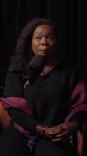 🗣️🔥"Forcément si vous commencez l'histoire de l'Afrique avec la colonisation, vous commencez avec la défaite" Fatou Diome, écrivaine sénégalaise dans le podcast "La Fabrique à Livres"👉🏽 https://youtu.be/BzkNj_vxSfo?si=ur8X4sIMwGo4CCQP | Edith Brou