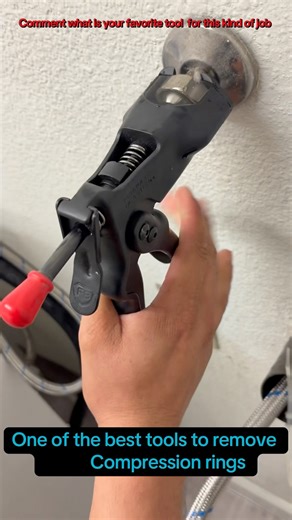 How to remove compression fittings easily #plumbing #plumbingtime #plumber #howto #plomero #shorts