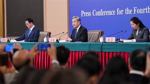 王毅：你面前的世界乱象丛生 你身后的祖国稳如泰山