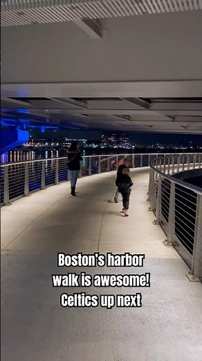 Have you been to Bostons harbor walk yet?! We loved this little walking path. #bostonwaterfront