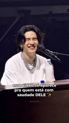 Jade Geraldelli on Instagram: "✨SE ESSE VIDEO APARECEU PRA VOCÊ, SINAL QUE A SAUDADE DO MIN YOONGI TA GIGANTE!✨ queria só uma fotinho, um videozinho, um alô no weverse, uma livezinha, um sinal de fumaça kkkkkkkk apesar de saber que ele sempre foi desse jeitinho, bem reservado, a saudade aperta né??? apareceee gatinho 💜 . #minyoongi #yoongi #sugabts #bts #btsarmy #bangtansonyeondan #bangtan #bangtansonyeondan방탄소년단 #armybts #btscomeback"