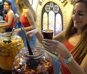 So delicious Portuguese food.🍗🥩🌭 Portugal was our former rulers & they brought with them to Goa, delicious food & sweets like Chorisa(Pork Sausages)Bibinca,Pav(Bread) 🎥Aden Films, Youtube #loveportugal🇵🇹🇵🇹 #1sttheworld 🌈🌈 | Love Portugal