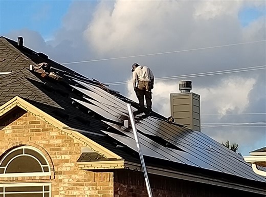 Texans file thousands of complaints over solar panel deals; state oversight promised