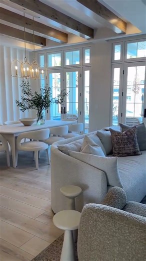 Want a full video tour of this home? DM me on IG @mariahkhomes