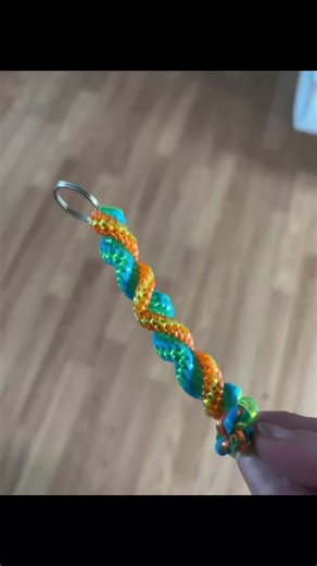 They glow in the dark too😉 the obsession I have with making these keychains, it’s insane. This is my favorite hobby. #keychain #handmadekeychains #rexlace #rexlacecrafts #rexlacekeychain