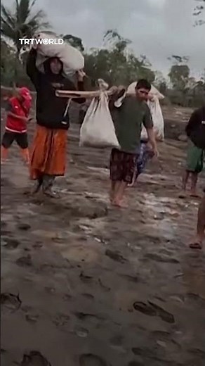 East Java village blanketed by mud and ash from Semeru eruption