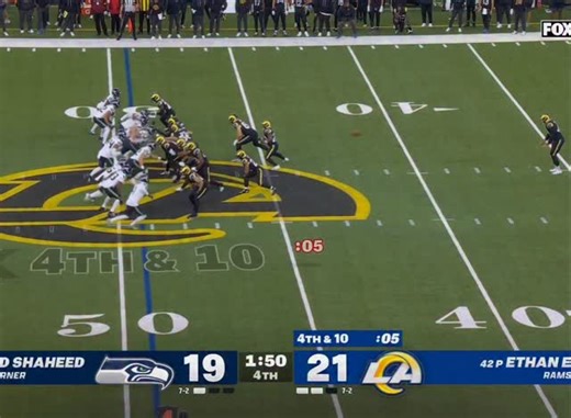MLFootball on Instagram: "🚨🚨HOLY SH*T🚨🚨 THIS IS THE GREATEST PUNT IN #NFL HISTORY. #Rams punter Ethan Evans just perfectly pinned Seattle at the 1 yard line, with the perfect back spin. You will never see anything more perfect than this."