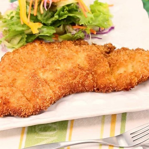 鶏むね肉がジューシー！ ミラノ風チキンカツレツのレシピ動画・作り方 | デリッシュキッチン