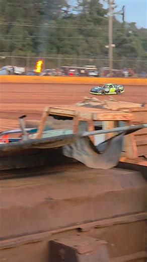 Lloyd Dean Burgess on the gas tonight at Harris Speedway during thunderbomber hotlaps. (10/25/2025) #dirttrackracing #racing #dirtracing #reel #sendit | Dirt N' Speed Media