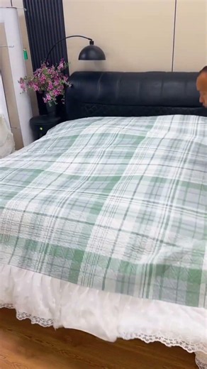 #BedroomDecor #HomeDecor #Bedding #Comforter #Quilt #BedSkirt #LaceBedSkirt #CuteBedding #BowPattern