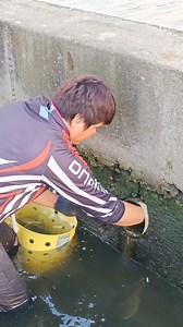 34K views · 151 reactions | May Mga ISDANG hindi Nakalabas sa Pagsapit ng Lowtide #fypシ゚viralシ #fishing #Amazing #cambodia #viralindonesia | Ser Ron | Facebook