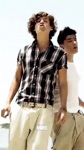 One Direction - What Makes You Beautiful Music Video