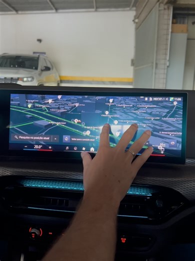 Se curte tecnologia automotiva, me acompanha lá 👉 @ovitorperon Depois de configurar direito, dá pra entender que o GPS da BMW é mais completo do que parece. Não é só estética, é usabilidade.