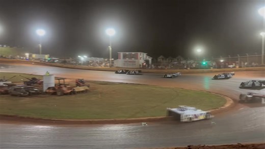 WHAT. A. RACE!!! You want to Win $4,000 at Mountain View…. This is how it’s done!! What a GREAT Race!! Congrats to 12TH STARTING Addison Cardwell on the WIN. Jason Manley and Addison put on ONE HECK OF A BATTLE!!! This is just the last 7 laps. The feature was INSANE. | Mountain View Raceway