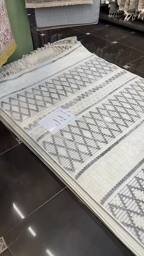 Stunning Geometric Rugs for Elegant Home Decor