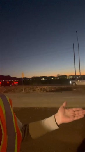 201K views · 2.2K reactions | Local law enforcement officials have confirmed they are assisting with an ICE/FBI investigation along Interstate 17 near Dove Valley Road this morning. | ABC15 Arizona | Facebook