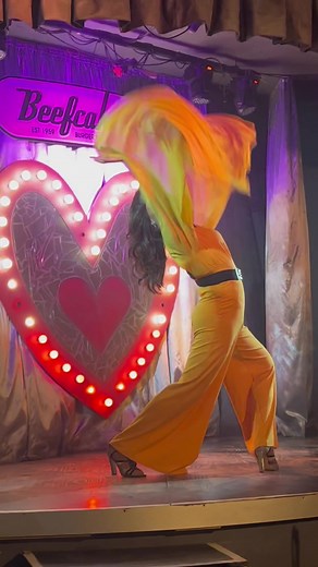 Annelie Van Rooyen @LARISSA-VEE JONES #beefcakessouthafrica #beefcakespretoria #afrikaans #neemmyopvlerke