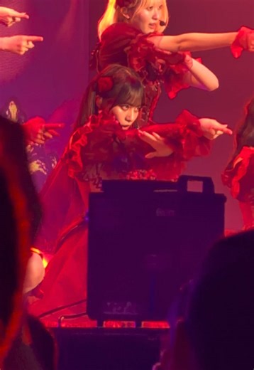 ロングになったばかりなのに君をくださいませの髪の使い方が良すぎる #ノイミーアリーナツアー2026 #ノイミー #ノットイコールミー #冨田菜々風 #愛くださいませ @ノイミーTikTok