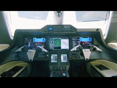 Meet the Training Aircraft | Emirates Flight Training Academy