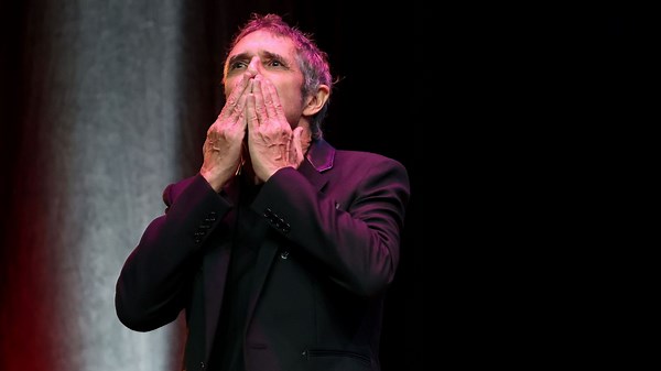 Julien Clerc : 'Quand on a la chance d'avoir une voix qui sort de l'ordinaire, ne pas la travailler serait un crime' - RTBF Actus