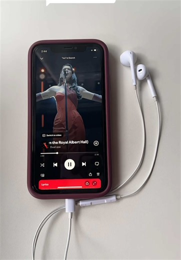 Replying to @Rinezack wired earphones for ios and android🤍 #wiredearphones #earphones #earphone #headset #tech