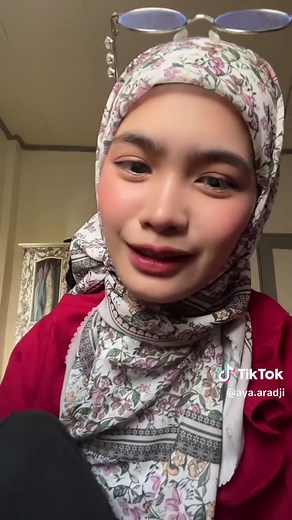 Triangle Hijab Tutorial with Aya Aradji | Hijab Style Tutorial