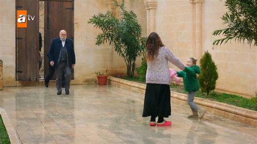 TOP Escenas Inolvidables de Hercai en 2025 🎄🎁 | Hercai #Hercai #EbruŞahin #AkınAkınözü | Atv Español