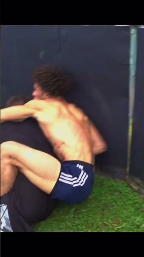 HE CHOKED HIM OUT WITH EASE!!!