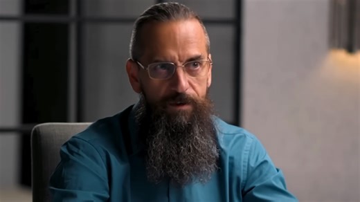 AI expert issues worrying prediction for 2045 that could render humans useless