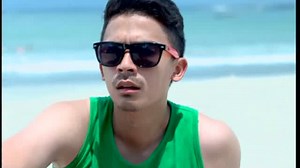 Cewek Alien Fall In Love