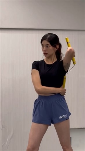 ナチ Nachi on Instagram: "this is now my nunchuck progress account first lesson with @sifunate did these in under 2 hours, still so hard to get that reverse spin 😵‍💫"