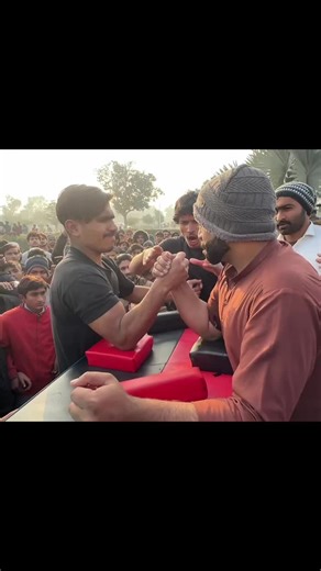 Exciting Arm Wrestling Match Highlights