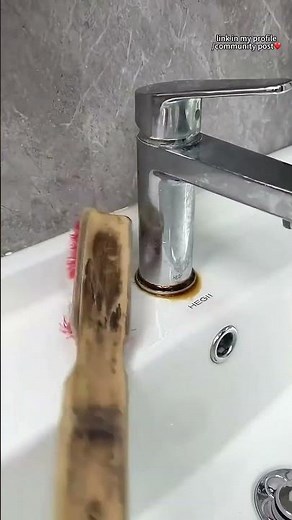 This Crevice Brushis your secret weapon for spotless tiles.Deep clean those grout lines effortlessly