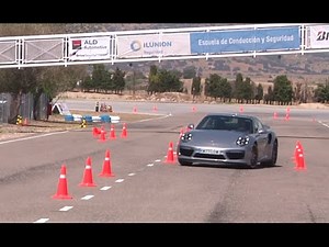 Porsche 911 Turbo S 2016. Maniobra de esquiva (moose test) y eslalon | km77.com