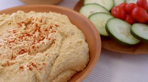 Who doesn't love hummus? It's one of the first foods to go at parties for good reason! Hummus is a delicious, creamy, and satisfying dip for veggies, crackers, wraps, sandwiches, or on top of salad. This recipe is oil free and low in fat, making it a great hummus option to support weight loss. This recipe is simple and easy to make with just six easy to find ingredients. Four of the ingredients in this recipe are the real stars due to their incredible health benefits: Sesame seeds are a high ene