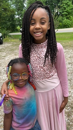 105K views · 5.8K reactions | Awww lil Reylore is so sweet. Thank you for the love and I love you back always. She is an aspiring model and kid entrepreneur and she made my day today when she saw me. Her mom is so sweet too. I love y’all. Thank you God for love. #GodFirst #TheVvShow #Kids #VaronicaMitchell #Love #Joy #Cutie | The VV Show | Facebook