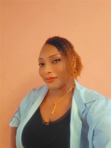 Hello mon excellent-e ; SI TU CROIS QUE INTÉGRER L'INDUSTRIE PHARMACEUTIQUE EN AFRIQUE EST UN CERCLE FERME? … RESPIRE. C'ESTBIEN POSSIBLE EN 30J D'ACCOMPAGNEMENT ET DE COACHING. Tu n’as pas besoin de devenir un commercial. Tu as juste besoin de créer un lien vrai avec les bonnes personnes. 🌱 Les client(e)s n’achètent pas parce que tu “sais vendre”. Ils ou ElleS adhèrent à prescrire ou conseiller Quand tu : ✔️ écoutes vraiment, ✔️ parles depuis ton cœur, ✔️ montres que tu crois en ton offre, 👉 