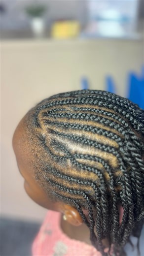 Fluff n’ Puff on Instagram: "Hair days done the Fluff n Puff way 💁🏽‍♀️ #naturalhair #simplehairdo #fluffnpuffhair #kidssalon #kidshairstyles"