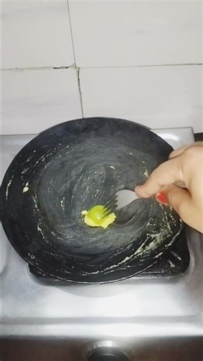 You will be shocked when you pour shampoo on a hot pan #new tips #motivate