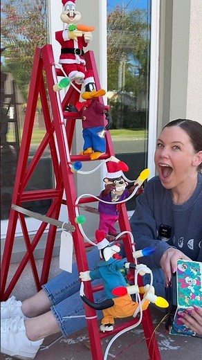I THRIFTED this VINTAGE Looney Tunes Christmas Ladder 🤯😭♥️