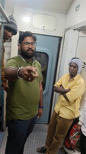 Tarunmula on Instagram: "Today early morning LTT train lo theif ni pattukovadam jarigindhi then I will handover to vijayawa"