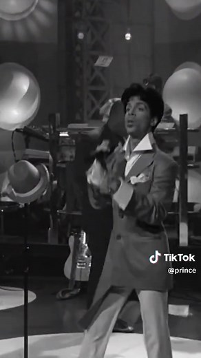 Best Live Prince Performances: Musicology on the Tonight Show