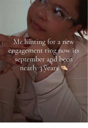Cheeky me🤷🏻‍♀️😉 #fypシ゚ #engagement #wlw #trends