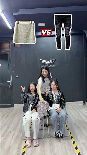 Left or Right challenge with cool models #bybacademy #thanhhuyennguyen #daotaonguoimau #5g