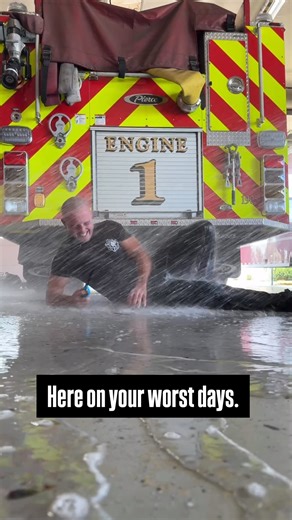 That’s right, the Evansville Fire Department is on TikTok! 👋🚒 Our firefighters are taking you behind the scenes, showing what station life is like, sharing safety tips, community events & yes… a few fun moments too. These videos never interfere with service, they just highlight the people behind the gear: your neighbors, friends & the ones ready to answer the call when you need them most. 🎥 Follow us on TikTok 👇 https://www.tiktok.com/@evansvillefire?_t=ZT-90Lr3AbNt6c&_r=1 #EvansvilleFire #E