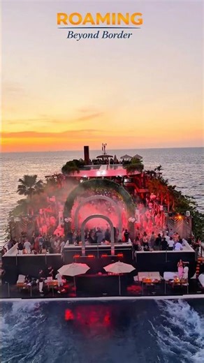 Welcome to the Ultimate Colorful Yacht Party Experience! 🎉