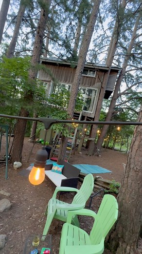 Amazing treehouse in Missouri you can go to get away Or if you are feeling like talking the host Laura Lynne Dyer can help heal you! I’m healthier and calmer and wiser since visiting the Treehouse on The Magic Land 🤗🙏💚😁🙌 | James Weston