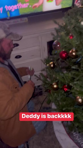 51K views · 1.2K reactions | Deddy fixing the tree & says hey! | Sweet Home Bama | Facebook
